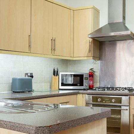 5 Mins Walk From Centre, Spacious City Apt, Open-Plan Nottingham Buitenkant foto